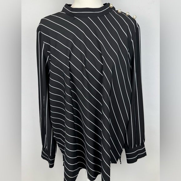 Eloquii Tops - Eloquii Tunic Blouse Black & White Diagonal Stripes Pearl Button Details Size 20